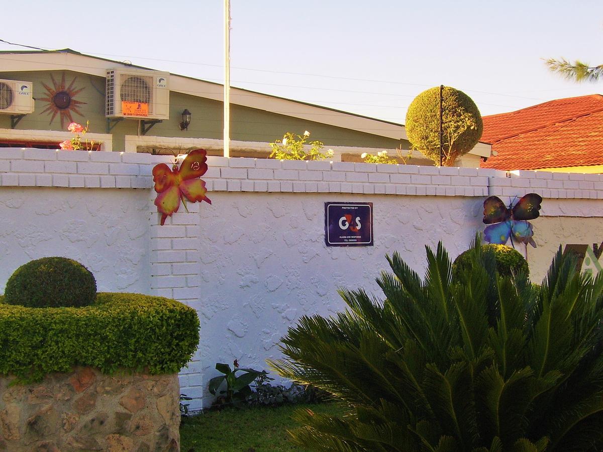 Berry Bliss Guest House Gaborone Bagian luar foto