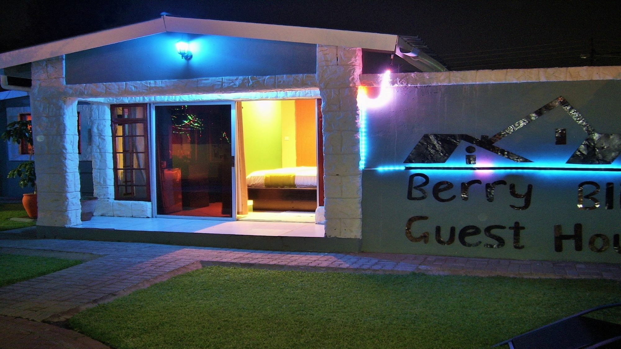 Berry Bliss Guest House Gaborone Bagian luar foto