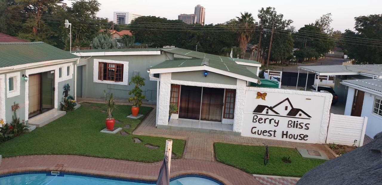 Berry Bliss Guest House Gaborone Bagian luar foto