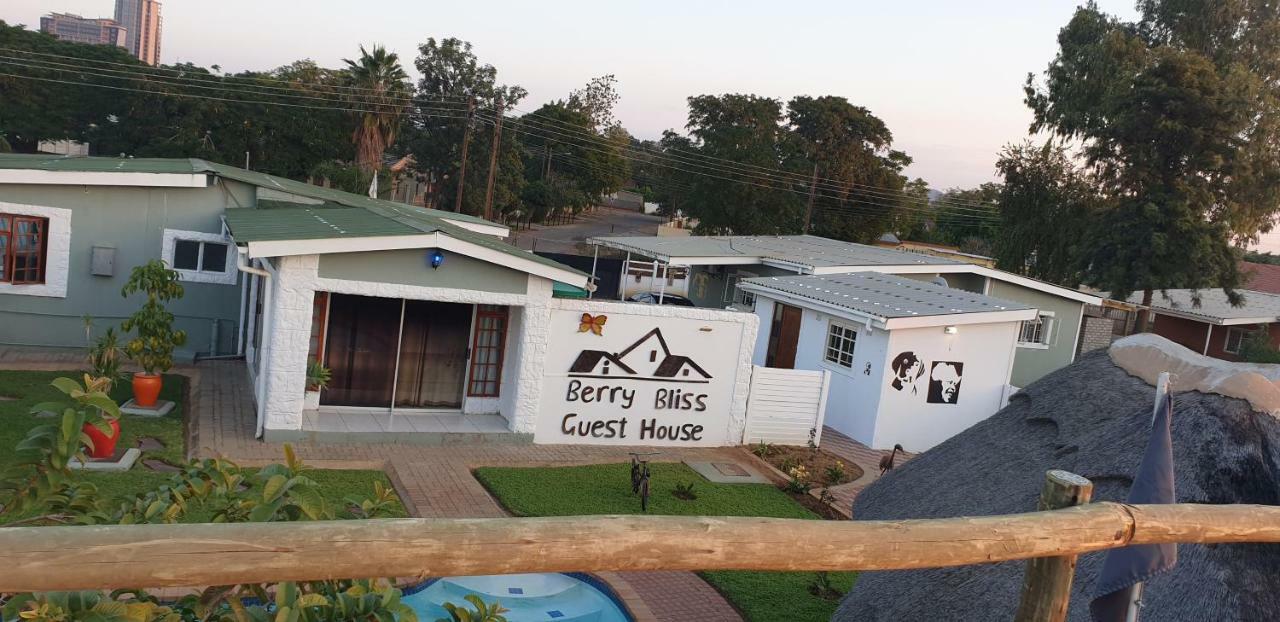 Berry Bliss Guest House Gaborone Bagian luar foto